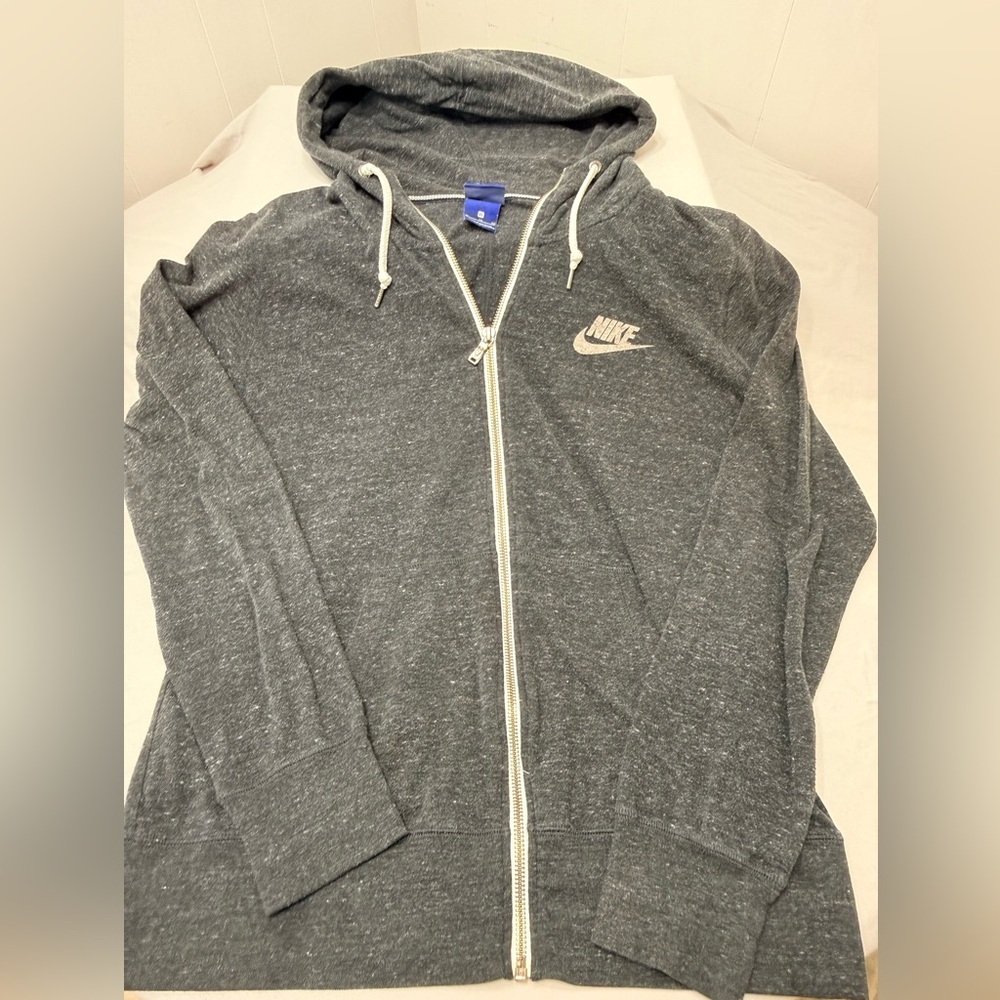 Nike Women’s Gray Zip-Up Hoodie Sweater
